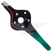 TWEEZERS WITH HOLE DESIGN AND FIVE DIAMONDS